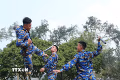 Huấn luyện võ chiến đấu đặc công của lực lượng Lữ đoàn đặc công 126 Hải quân. (Ảnh: Trọng Đức/TTXVN)
