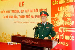 Đại diện lãnh đạo Bộ Chỉ huy quân sự thành phố Hải Phòng phát biểu tại buổi lễ. (Ảnh: Hoàng Ngọc/TTXVN)