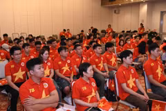 Buổi tọa đàm thu hút sự tham dự của của đông đảo thanh niên, trí thức, doanh nhân Việt Nam tại vùng Kansai, Nhật Bản. (Ảnh: Nguyễn Tuyến/TTXVN)