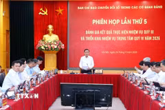 Thường trực Ban Bí thư Trần Cẩm Tú chủ trì Phiên họp lần thứ 5 Ban Chỉ đạo chuyển đổi số trong các cơ quan đảng. (Ảnh: Phương Hoa/TTXVN)