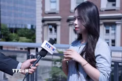 Sinh viên Bùi Hà Anh trả lời phỏng vấn TTXVN tại New York. (Ảnh: Lê Hoàng/TTXVN)