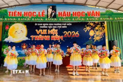 Các hoạt động Tết Trung Thu tại Trường Tiểu học Phố Hiến (Hưng Yên). (Ảnh: Thu Hoài/TTXVN) 