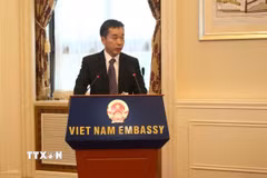 Công sứ Đại sứ quán Việt Nam tại Trung Quốc Hoàng Văn Tuấn phát biểu khai mạc sự kiện (Ảnh: Hải Yến/TTXVN)