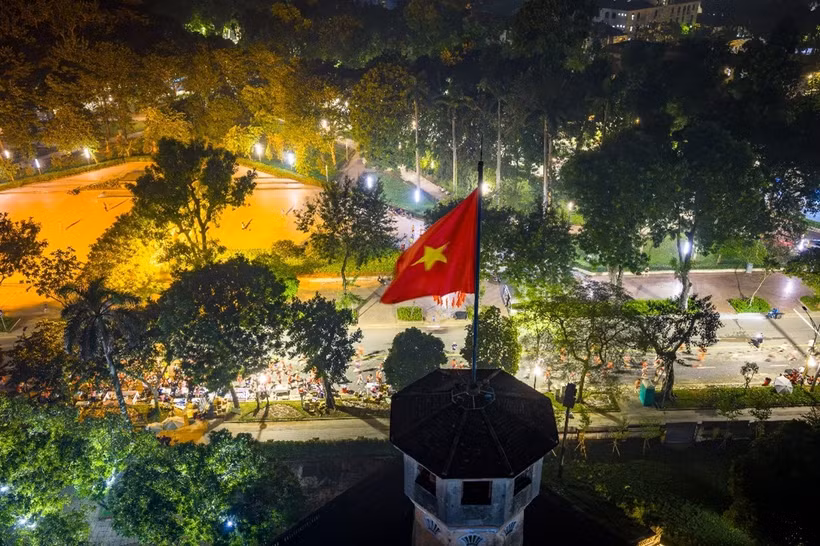 Tác phẩm: Dưới Bóng Kỳ Đài Hà Nội của tác giả Ngô Huy Hòa. (Ảnh: Nguồn: Ban tổ chức)