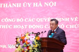 Ủy viên Trung ương Đảng, Phó Bí thư Thành ủy, Chủ tịch UBND TP Hà Nội Trần Sỹ Thanh phát biểu tại hội nghị. (Ảnh: Văn Điệp/TTXVN)