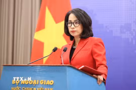 Người phát ngôn Bộ Ngoại giao Phạm Thu Hằng chủ trì họp báo thường kỳ tháng Chín. (Ảnh: An Đăng/TTXVN)