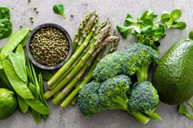 Các loại rau giàu protein. (Ảnh: iStock)