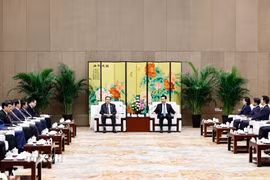Chủ tịch Quốc hội Trần Thanh Mẫn tiếp Bí thư Tỉnh ủy, Chủ nhiệm Ủy ban Thường vụ Nhân đại tỉnh Thiểm Tây (Trung Quốc) Triệu Nhất Đức. (Ảnh: Doãn Tấn/TTXVN)