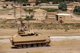 Quân đội Mỹ đã duy trì sự hiện diện tại Syria từ năm 2015 để hỗ trợ huấn luyện các lực lượng khác trong chiến dịch chống lại IS. (Ảnh: Getty)