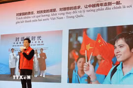 Đại diện thanh niên Trung Quốc tham gia thuyết trình. (Ảnh: Công Tuyên/TTXVN)