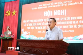 Ông Đào Mỹ, Phó Chủ tịch UBND tỉnh, Trưởng Ban Chỉ đạo tìm kiếm, quy tập và xác định danh tính hài cốt liệt sỹ tỉnh Đắk Lắk phát biểu tại hội nghị. (Ảnh: Hoài Thu/TTXVN)