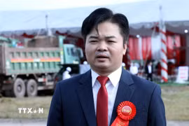 Ông Hoàng Trung Dũng, Phó Chủ tịch UBND xã Khuất Xá, tỉnh Lạng Sơn chia sẻ với phóng viên. (Ảnh: Văn Đạt/TTXVN)