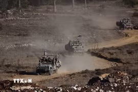 Binh sỹ Israel được triển khai gần vùng đệm ở Cao nguyên Golan ngày 15/12/2024. (Ảnh: THX/TTXVN)