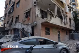 Tòa nhà bị hư hại sau cuộc không kích của Israel tại Beirut, Liban, ngày 23/11/2025. (Ảnh: THX/TTXVN)