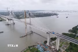 Cầu Phước Khánh (cao tốc Bến Lức-Long Thành) bắc qua sông Long Tàu, nối thành phố Đồng Nai với Thành phố Hồ Chí Minh. (Ảnh: Công Phong/TTXVN)