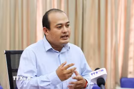 Chuyên gia Thong Mengdavid trả lời phỏng vấn TTXVN. (Ảnh: Quang Anh/TTXVN)
