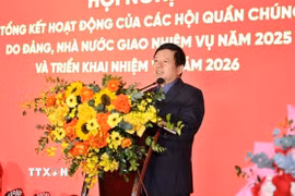 Ông Đỗ Hồng Quân, Chủ tịch Liên hiệp các Hội Văn học nghệ thuật Việt Nam phát biểu tại Hội nghị tổng kết hoạt động của các Hội quần chúng do Đảng, Nhà nước giao nhiệm vụ năm 2025 và triển khai nhiệm vụ năm 2026. (Ảnh: Minh Đức/TTXVN)