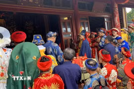 Nghi lễ của Lễ hội Điện Huệ Nam. (Ảnh: Văn Dũng/TTXVN)