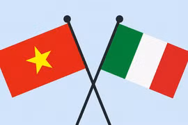 Cờ Việt Nam và cờ Italy. (Nguồn: Vietnam+)