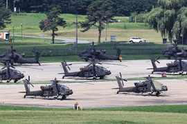 Trực thăng Apache đậu tại Trại Humphreys ở Pyeongtaek, cách Seoul khoảng 60 km về phía nam, một ngày trước cuộc tập trận Ulchi Freedom Shield vào Chủ Nhật. (Nguồn: Yonhap)