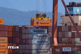 Quang cảnh cảng hàng hóa tại Vancouver, Canada. (Ảnh: THX/TTXVN)