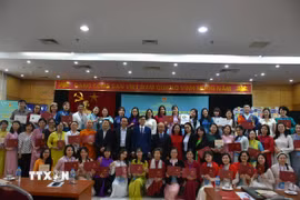 Các giáo viên kiều bào tham gia khóa tập huấn phương pháp giảng dạy tiếng Việt năm 2026. (Ảnh: TTXVN phát)