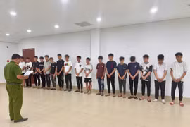 Khởi tố 14 đối tượng mang hung khí, chạy xe tốc độ cao trên đường phố Huế