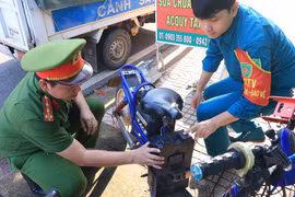 Học sinh đua nhau độ, chế xe đạp điện, tiềm ẩn nguy cơ mất an toàn giao thông