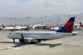 Máy bay của Hãng hàng không Delta Air Lines tại sân bay quốc tế Salt Lake City, bang Utah, Mỹ. (Ảnh: AFP/TTXVN)