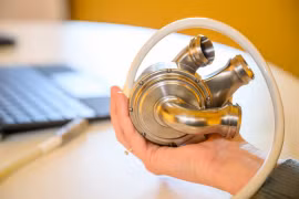 BiVACOR là trái tim nhân tạo cấy ghép đầu tiên trên thế giới có thể thay thế hoàn toàn tim người. (Ảnh: BiVACOR)