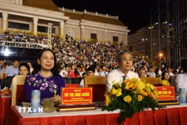 Phó Chủ tịch nước Võ Thị Ánh Xuân tham dự đêm khai mạc Festival Biển Khánh Hòa 2026. (Ảnh: Đặng Tuấn/TTXVN)
