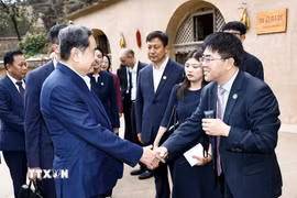 Chủ tịch Quốc hội Trần Thanh Mẫn và đoàn tham quan bảo tàng, nơi ở của đồng chí Tập Cận Bình trong thời kỳ đồng chí công tác tại Lương Gia Hà. (Ảnh: Doãn Tấn/TTXVN)