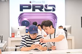 Đại lý Việt Nam bắt đầu giao iPhone 18 Pro cho khách hàng đặt trước 