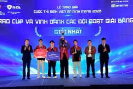 Đội PTIT.BW của Học viện Công nghệ Bưu chính Viễn thông xuất sắc giành giải Nhất. Thành tích này giúp học viện có năm thứ hai liên tiếp giành vị trí quán quân tại cuộc thi. (Ảnh: PV/Vietnam+)