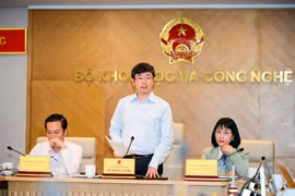 Bộ Khoa học và Công nghệ tổ chức Họp báo thường kỳ tháng 10 dưới sự chủ trì của Thứ trưởng Bùi Hoàng Phương. (Ảnh: Minh Sơn/Vietnam+)