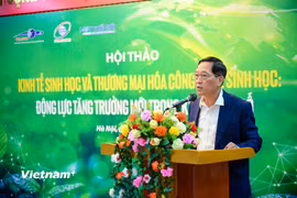 Tiến sỹ Trần Văn Tùng, Chủ tịch Hội Thông tin Khoa học và Công nghệ Việt Nam, nguyên Thứ trưởng Bộ Khoa học và Công nghệ phát biểu tại sự kiện. (Ảnh: Minh Sơn/Vietnam+)
