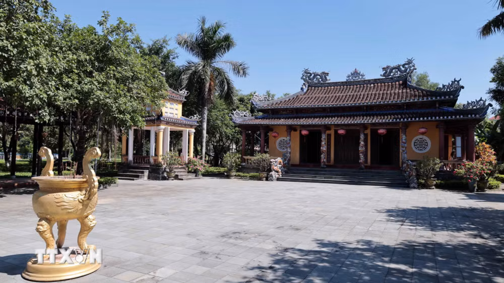 ttxvn_da-nang-di-tich-van-thanh-khong-mieu-bieu-tuong-cho-tinh-than-hieu-hoc-xu-quang-9061842-7.jpg