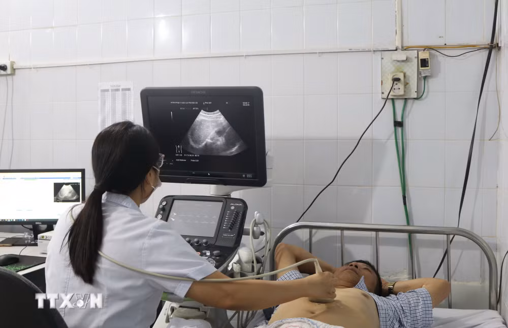 ttxvn_cao-bang-kham-suc-khoe-dinh-ki-cho-gan-8000-nguoi-8837102.jpg