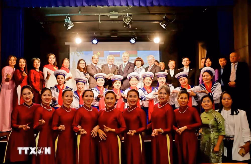 ttxvn_gap-go-van-hoa-viet-nam-nga-belarus-tai-hungary-9120897.jpg