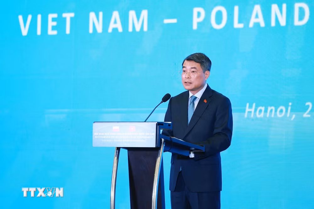 ttxvn_thu-tuong-le-minh-hung-va-thu-tuong-cong-hoa-ba-lan-donald-tusk-du-hoi-nghi-ban-tron-doanh-nghiep-viet-nam-ba-lan-9112864.jpg
