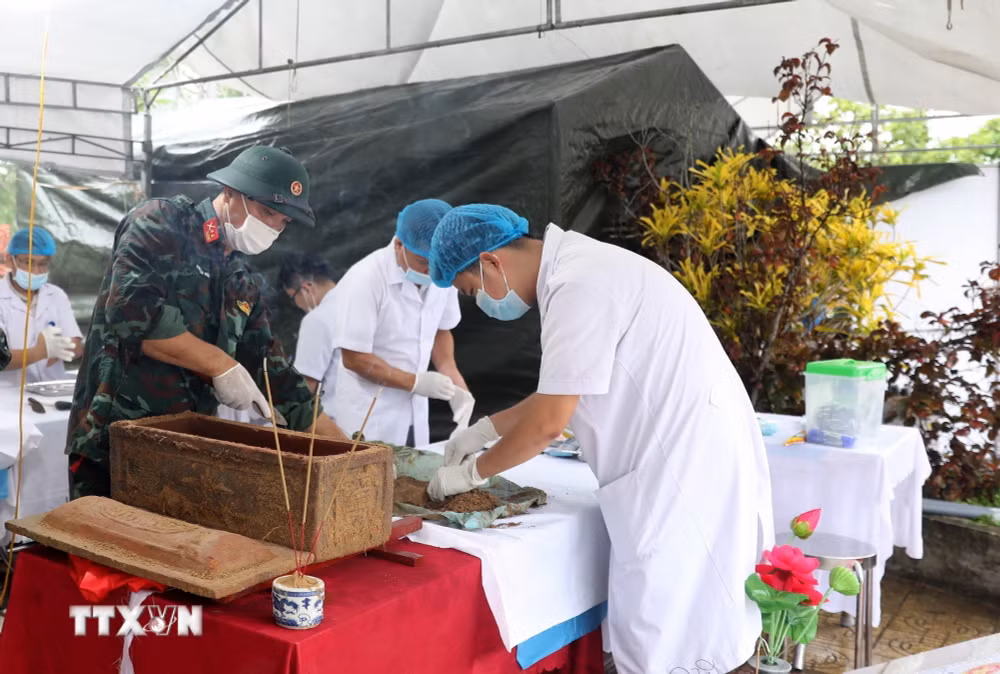 ttxvn_chien-dich-500-ngay-dem-hanh-trinh-dua-cac-anh-ve-dat-me-9081626.jpg