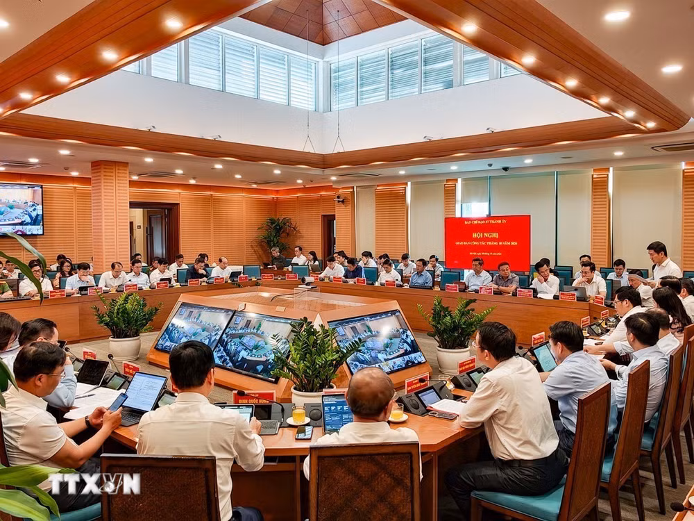 ttxvn_ha-noi-uu-tien-du-lieu-dat-dai-dau-tu-cong-va-ngan-sach-trong-quan-tri-so-9100787.jpg