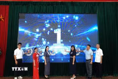 Kích hoạt mô hình “Tổ dân phố số” trên nền tảng nền tảng Công dân Thủ đô số iHanoi tại phường Hồng Hà (Hà Nội). (Ảnh: Tuyết Mai/TTXVN)