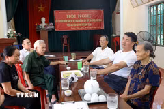 Người dân thôn Trung Nha (xã Thư Trì, tỉnh Hưng Yên). (Ảnh: Thế Duyệt/TTXVN)