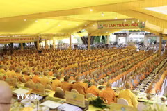 Quang cảnh Đại Lễ Vu Lan. (Ảnh: Văn Dũng/TTXVN)