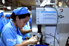 Sản xuất dây bán dẫn tại khu công nghiệp Bờ Trái sông Đà, tỉnh Phú Thọ. (Ảnh: Tuấn Anh/TTXVN)