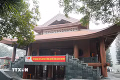 Một góc Nhà tưởng niệm Chủ tịch Hồ Chí Minh trên đèo De, xã Phú Đình. (Ảnh: Hoàng Nguyên/TTXVN)