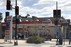 Một cây xăng Exxon tại khu vực Tây Bắc (NW) thủ đô Washington, D.C. (Mỹ), ngày 19/9/2026. (Ảnh: Ngọc Quang/TTXVN)