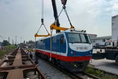 Đầu máy D19E tại Ga Yên Viên sáng 29/8. (Ảnh: Đường sắt Việt Nam)