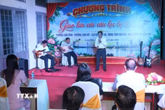 Giao lưu các Câu lạc bộ Đờn ca tài tử trực thuộc Trung tâm Văn hóa, Nghệ thuật thành phố Cần Thơ tại phường Long Bình, ngày 30/9/2026. (Ảnh: Duy Khương/TTXVN)